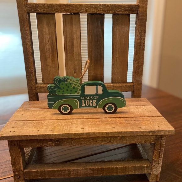 St. Patricks Day Tier Tray Decor Set Of 2, Farmhouse Gnome Truck & Shamrocks - Picture 4 of 16
